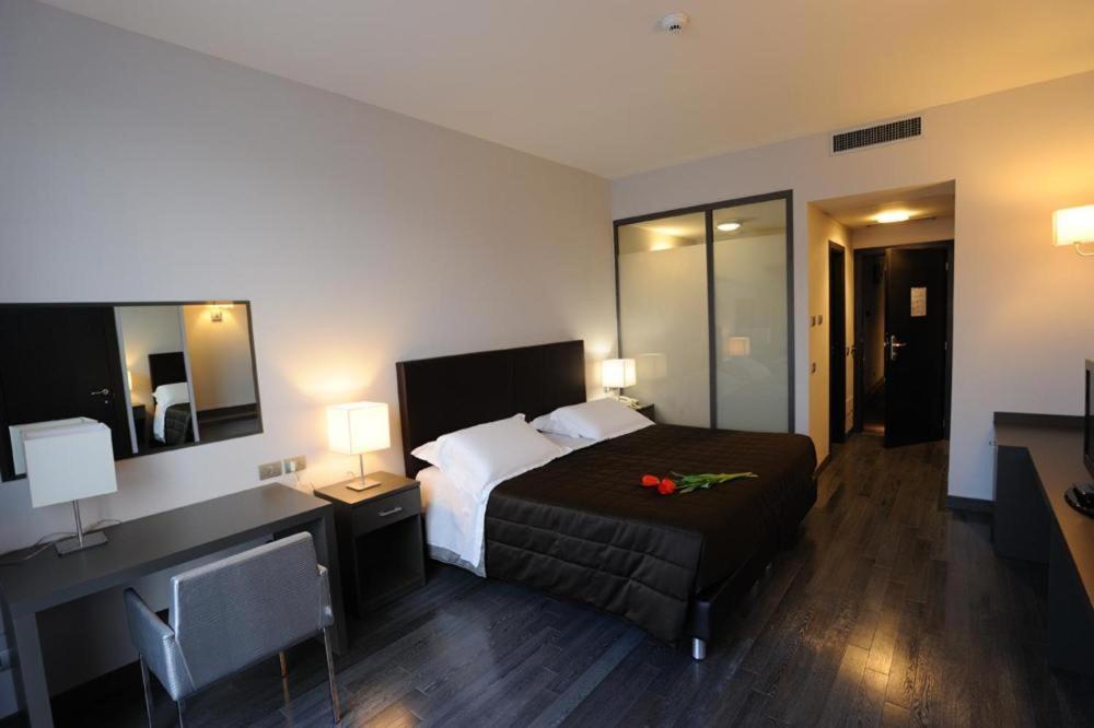 Park Hotel Sporting Teramo Exterior foto